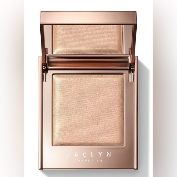 Luminous Pearl Highlighter by [Brand] - Picture 1 of 6
